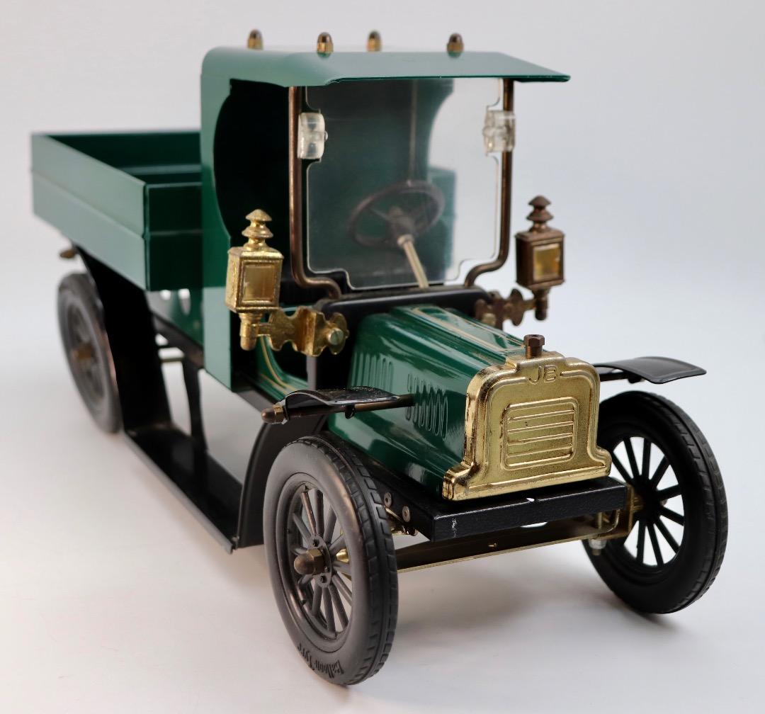 Country Kitchensとイギリスの金属模型自動車２台