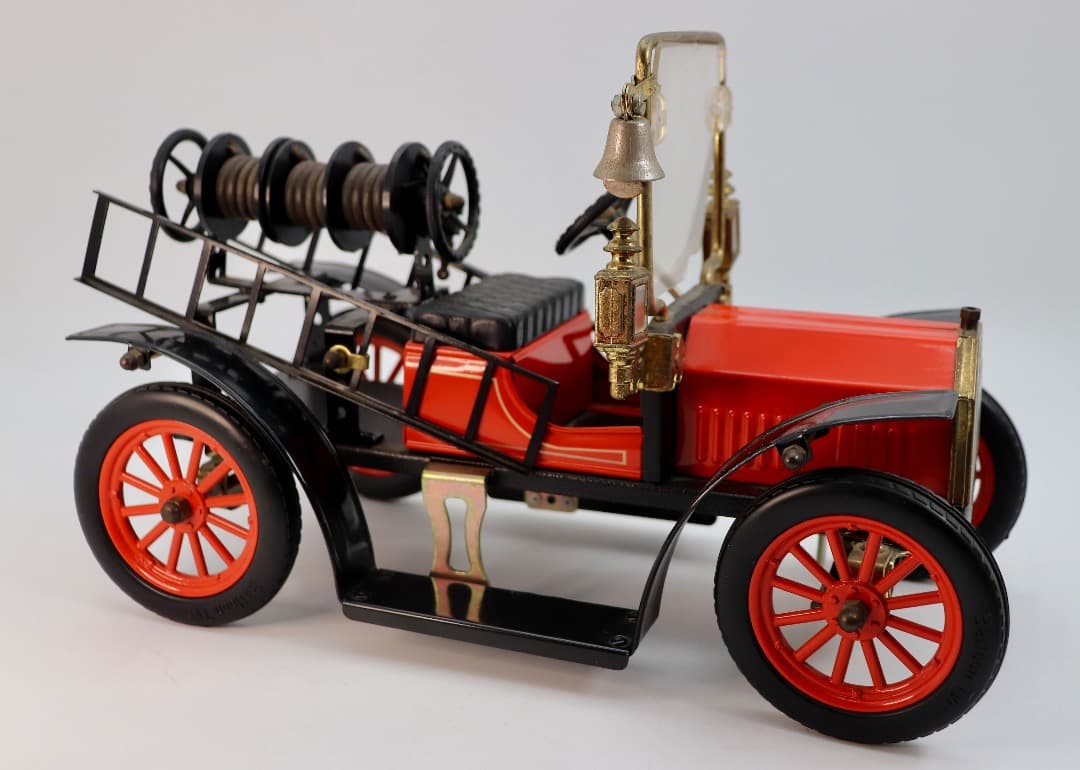 Country Kitchensとイギリスの金属模型自動車２台