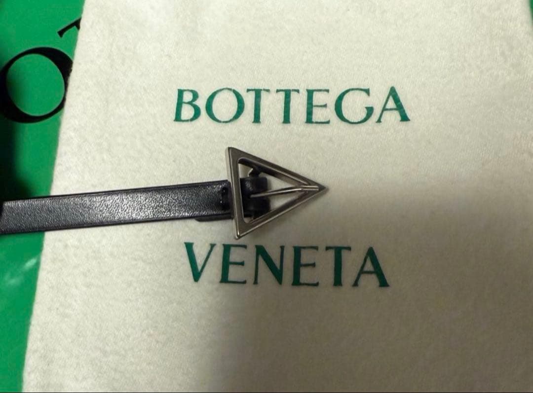 a*認様 BOTTEGA VENETA 細身ブラックベルト トライアングルバック