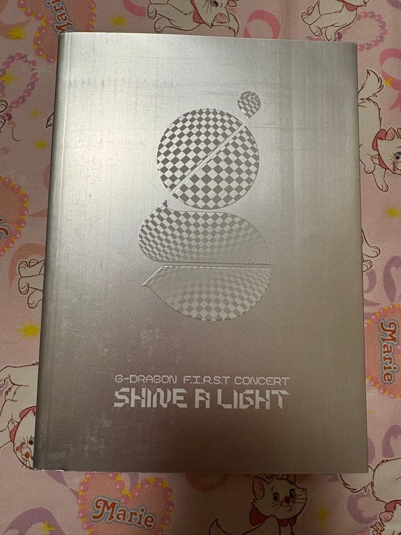 【美品】【初回生産限定】G-DRAGON shine a light アルバム