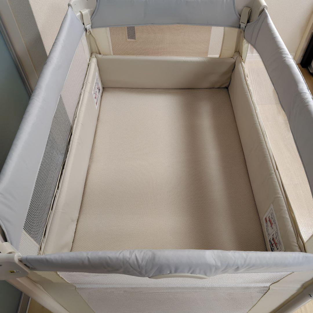 Aprica　ベビーベッド　ココネルエアー　ホワイトグレー