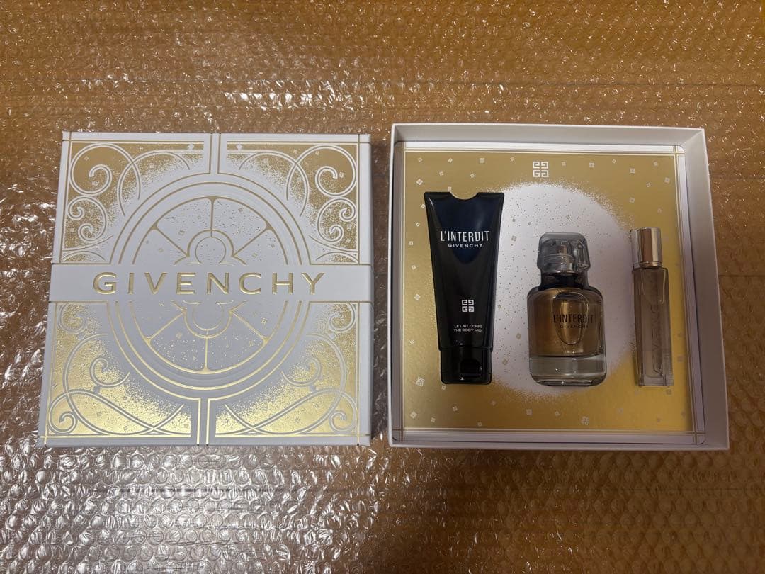 GIVENCHY イレジスティブル コフレ