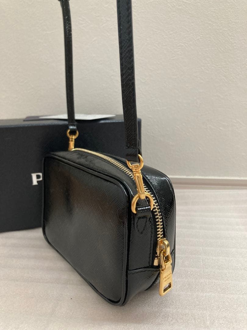 ド*ー様 PRADA プラダ　ポシェット　ショルダーバッグ　パーティーバッ