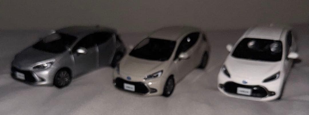 非売品　トヨタ　アクア　ミニカー　カラーサンプル　9台セット