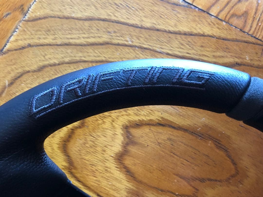 momo ドリフティング　33φ ブラック