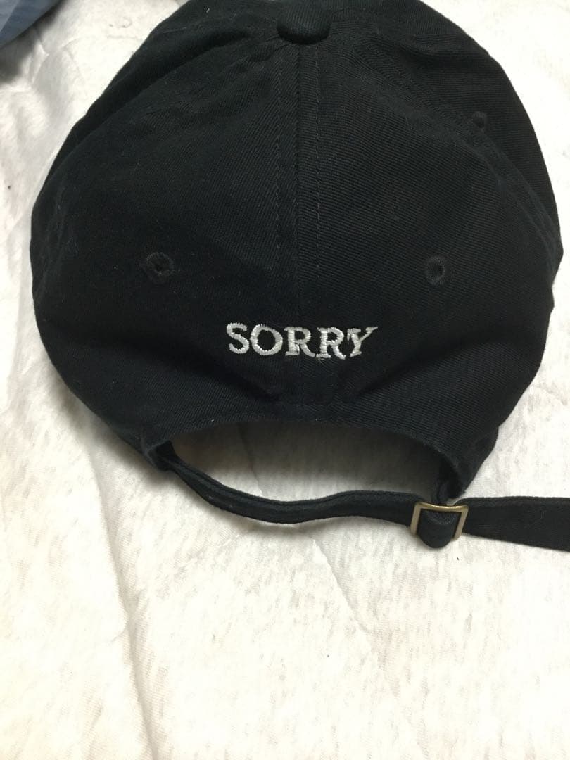 IDEA books I don’t work here キャップ