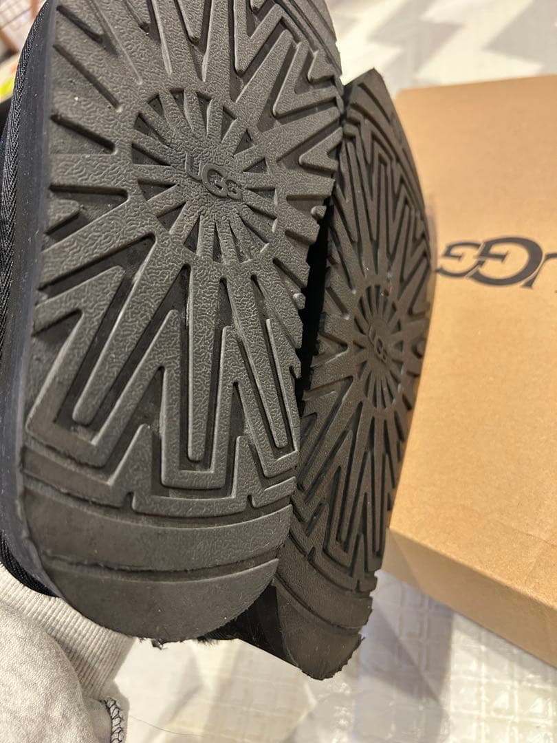 UGGファンケットサンダル　厚底