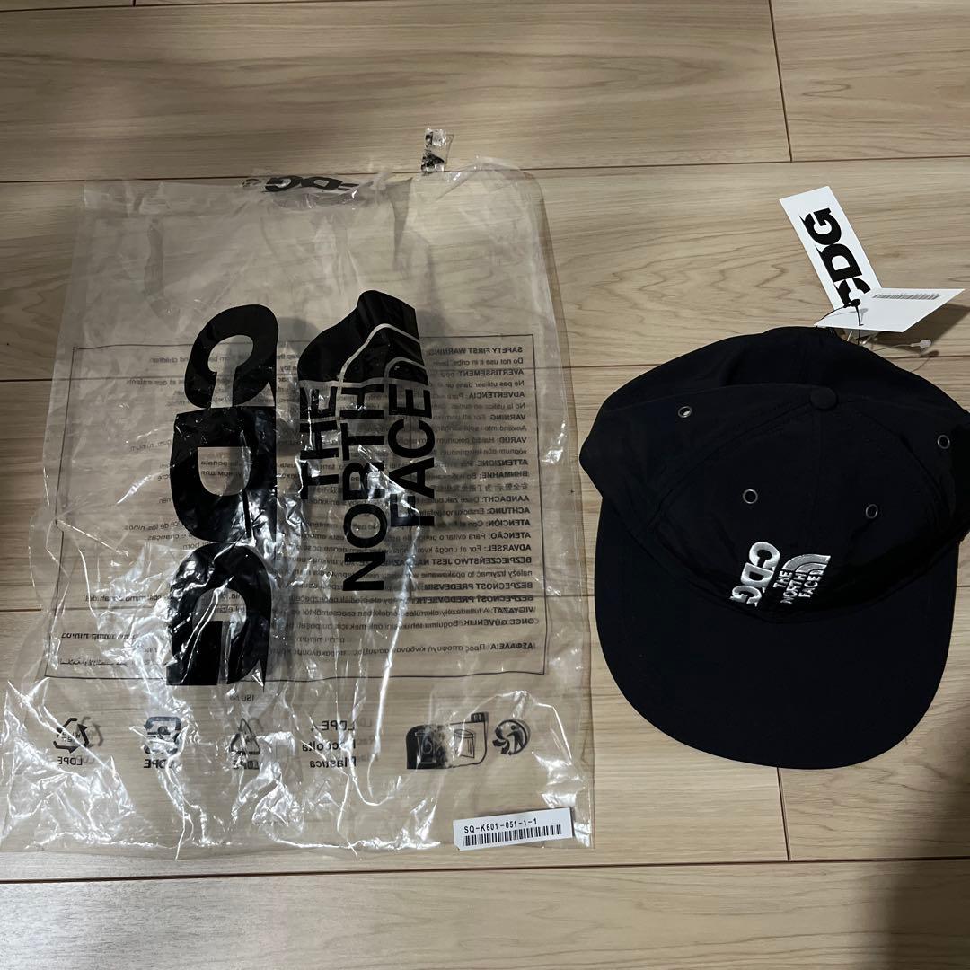 TNF×CDG ナイロンキャップ（ユニセックス）