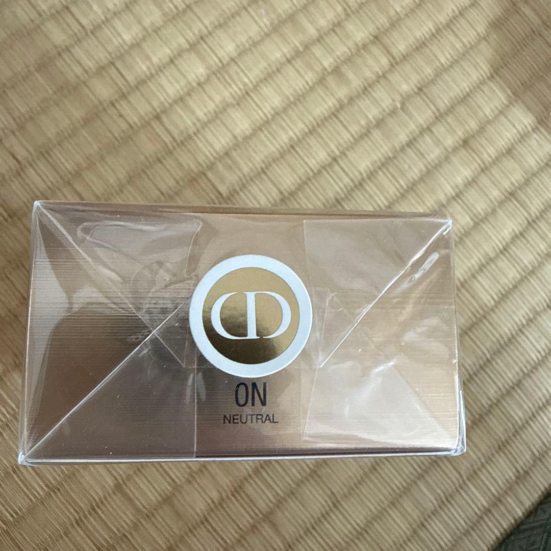 Dior プレステージ ル フルイド タン ドゥ ローズリキッド　0N