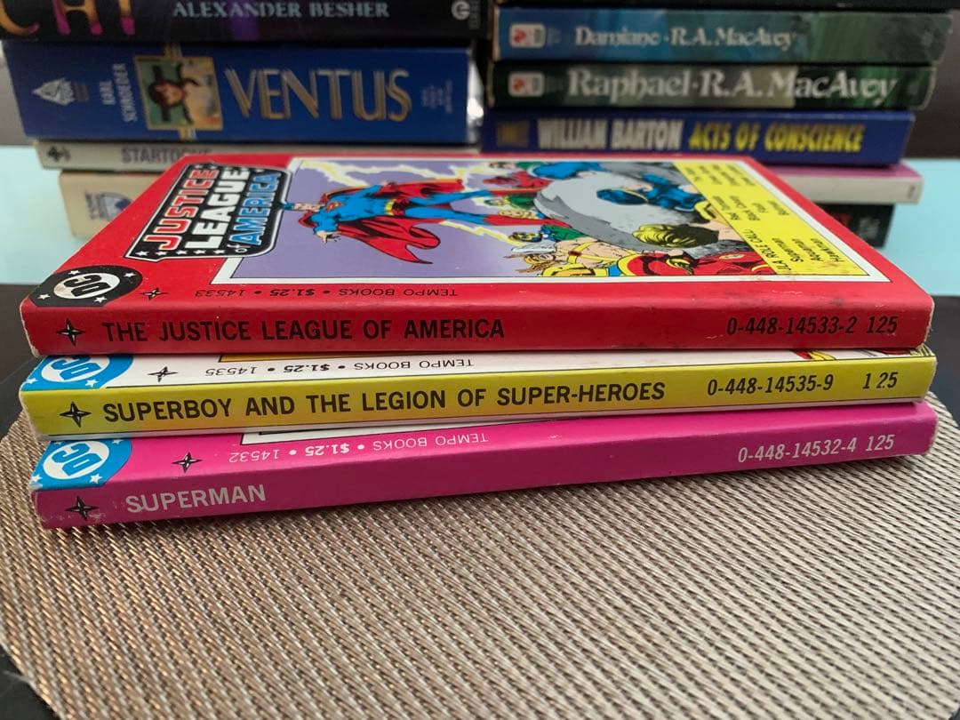 希少　DC Comics スーパーヒーロー洋書3冊セット