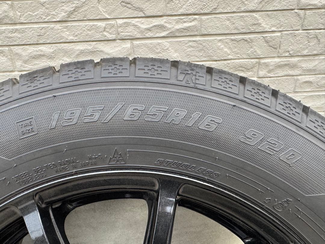 ライズ　195-65-16アルミホイール付きスタッドレスタイヤ4本セット