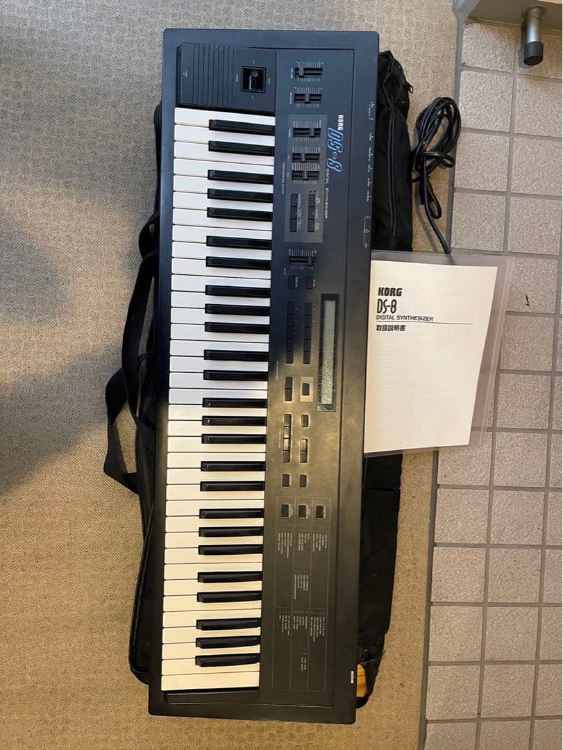 電子ピアノ　シンセサイザー　KORG DS-8