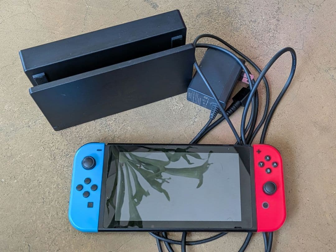 画面不具合ありNintendo Switch 本体 ドック付き