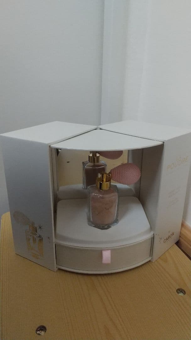 キャロン スパークリング ボディパウダー