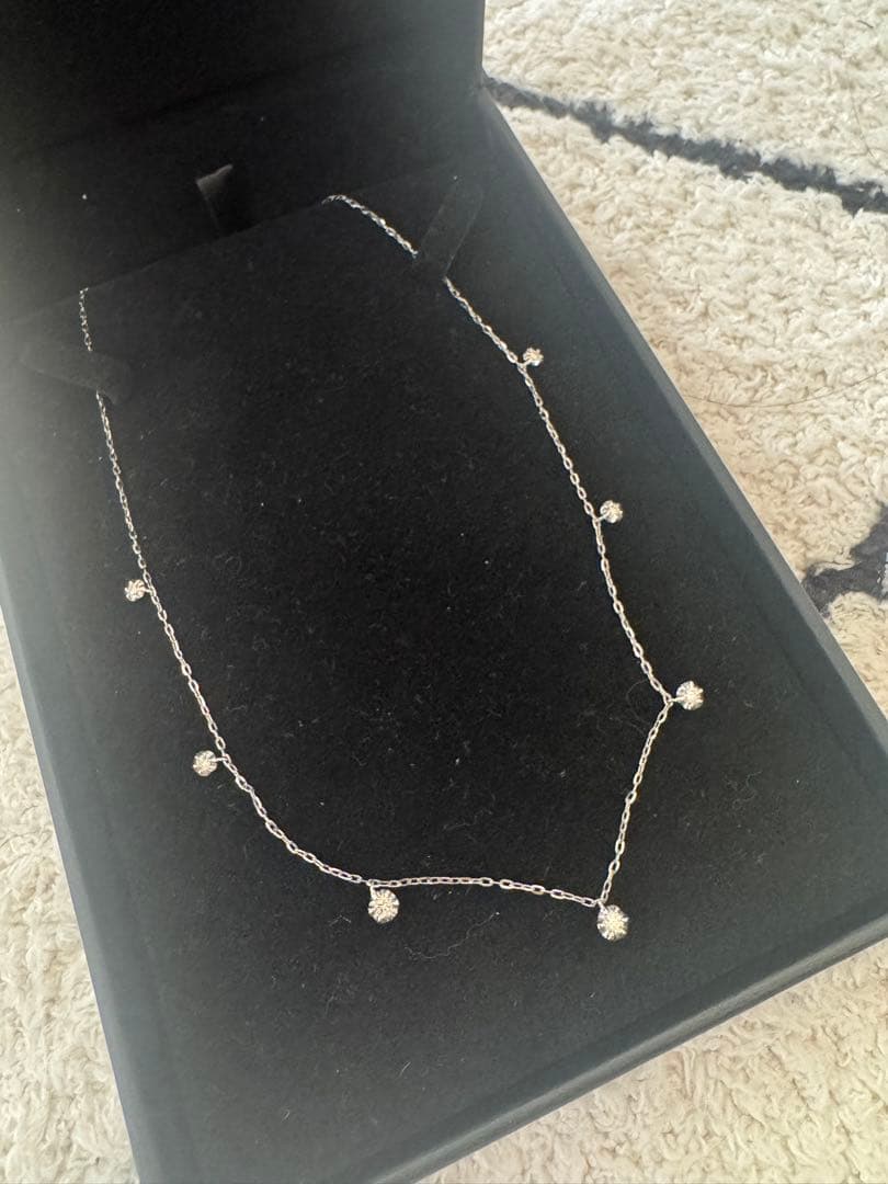 Love is グレイス　ネックレス