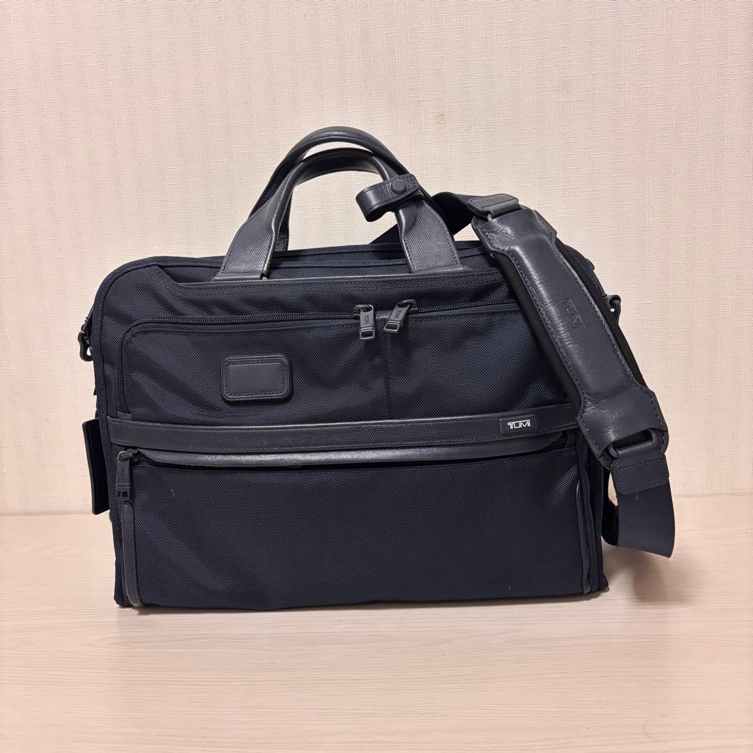 【SHIPS別注】 TUMI ネイビー ビジネスバッグ