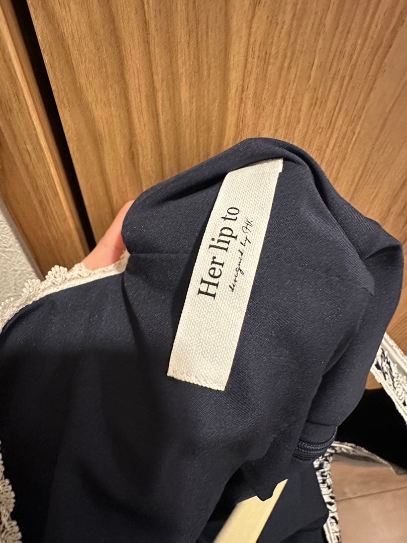 ワンピース Herlipto Lace Trimmed Floral Dress black