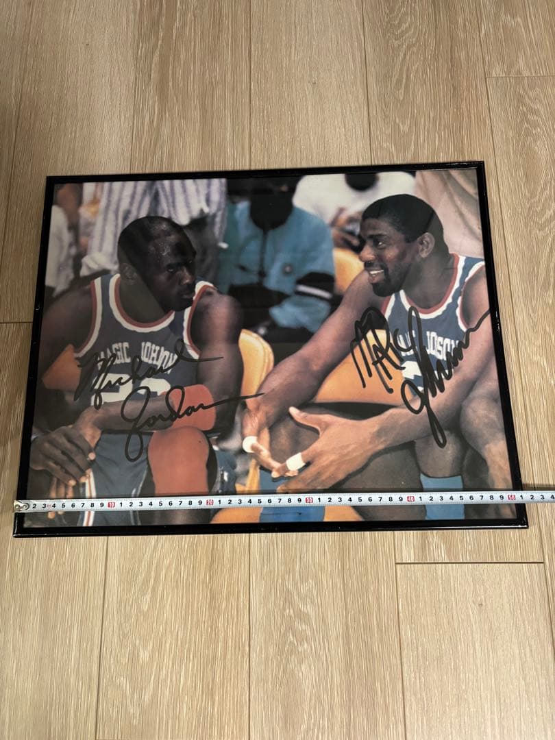 マイケル・ジョーダン マジック・ジョンソン サイン入りポスターフレーム付き