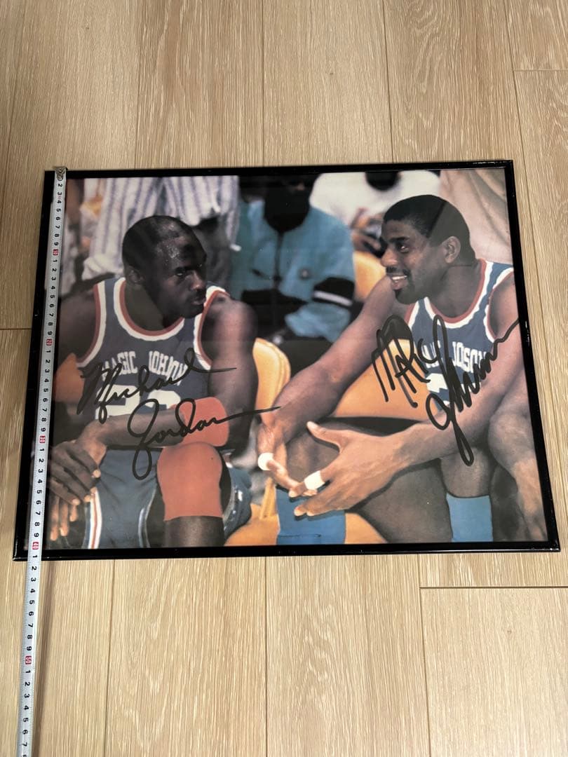 マイケル・ジョーダン マジック・ジョンソン サイン入りポスターフレーム付き
