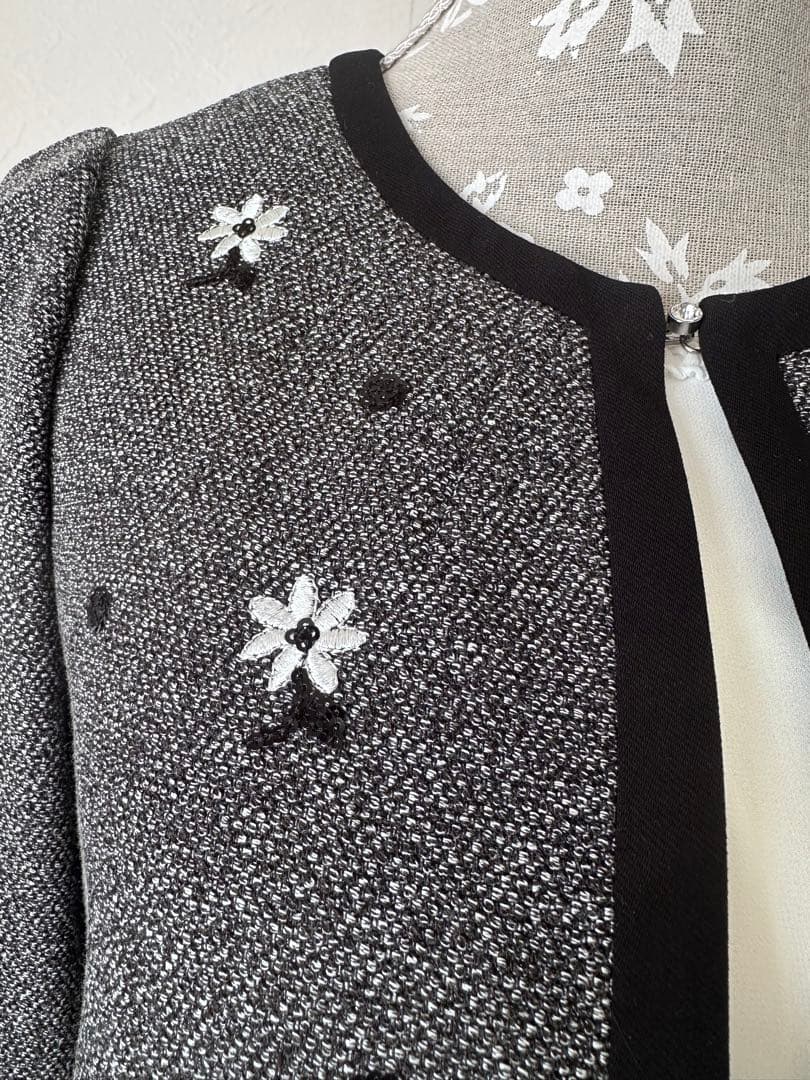 【美品】エムズグレイシー38　スーツ　花刺繍スパンコール　セレモニー