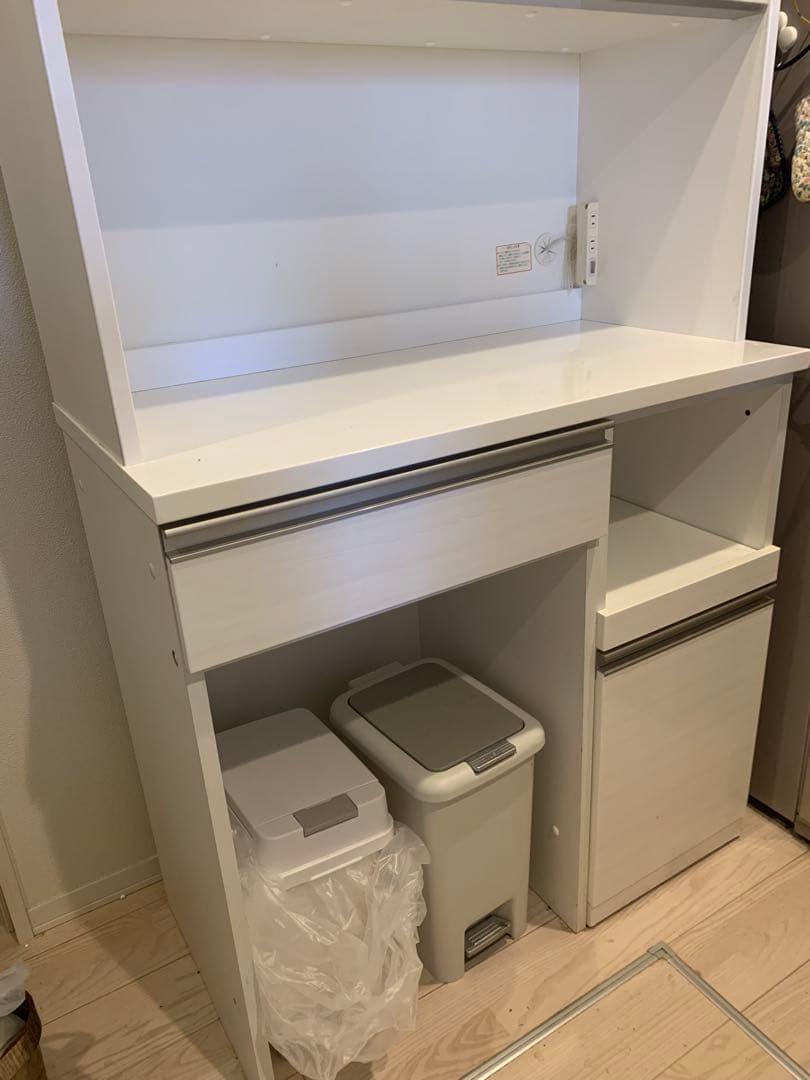 限定価格　お買得　ニトリ　食器棚　キッチンボード