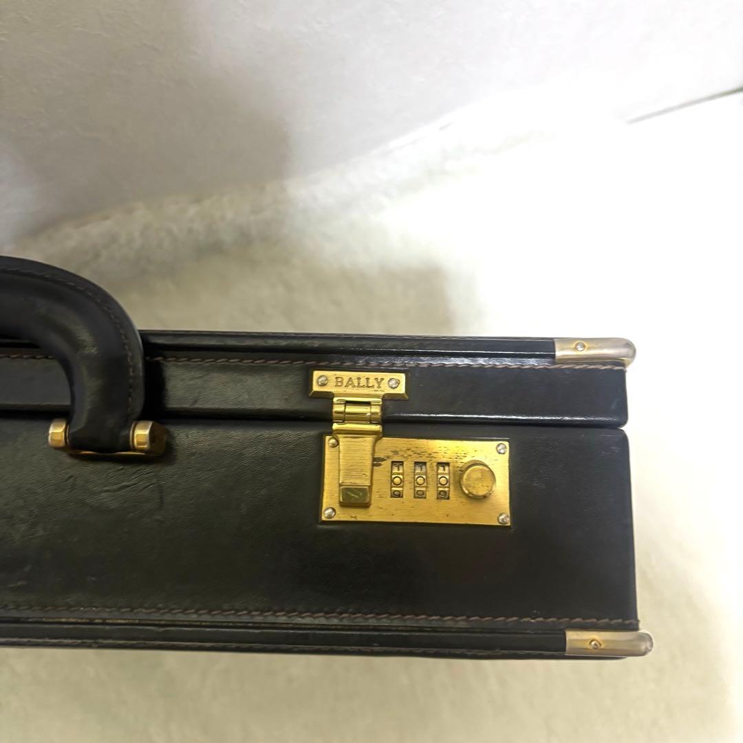 【希少】BALLY バリー　アタッシュケース　ビジネスバッグ　レザー　大容量
