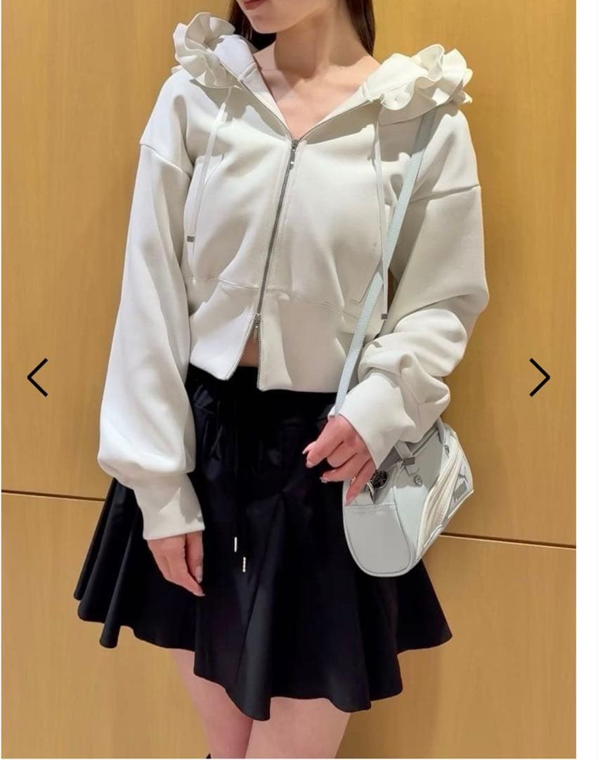 完売♥️新作新品✨SNIDELフリルショートジップパーカー✨WHT