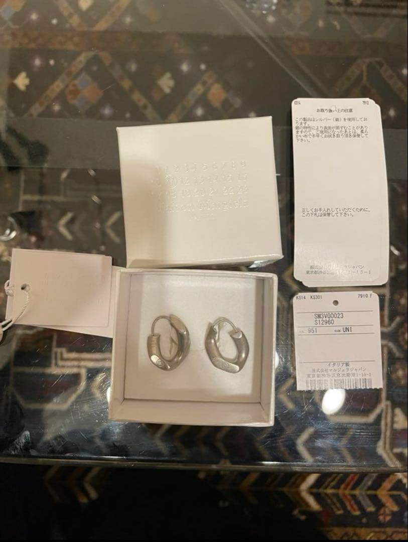 メゾンマルジェラ　ピアス　24aw