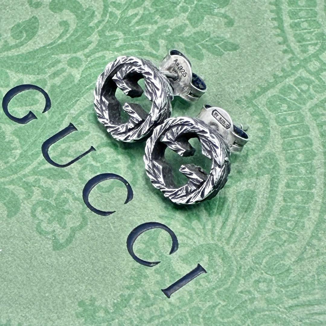 【箱、袋付き】グッチ インターロッキングG ピアス アラベスク シルバー　燻し