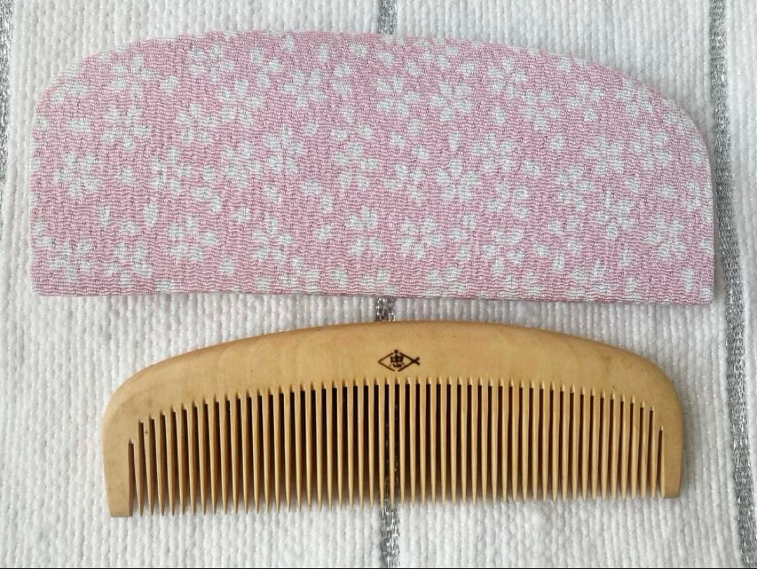 新品未使用⭐︎ つげ櫛工房 辻忠商店 彫花櫛 上彫 桜 さつまつげ 箱・ケース付き