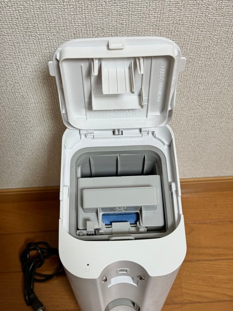 Panasonic コードレス 掃除機 MC-NS10K 22年製　動作保証