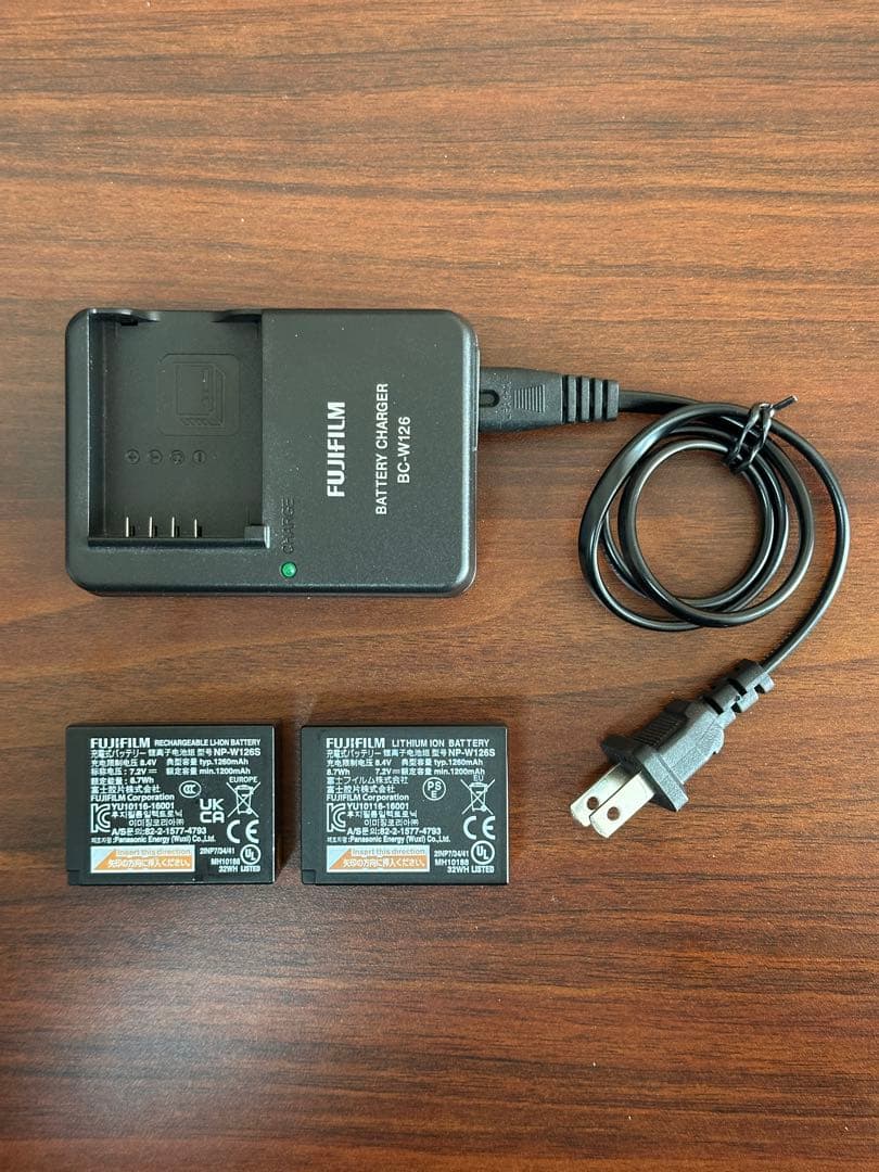 【美品】 FUJIFILM X-M5 グリップ・充電器・バッテリー2個