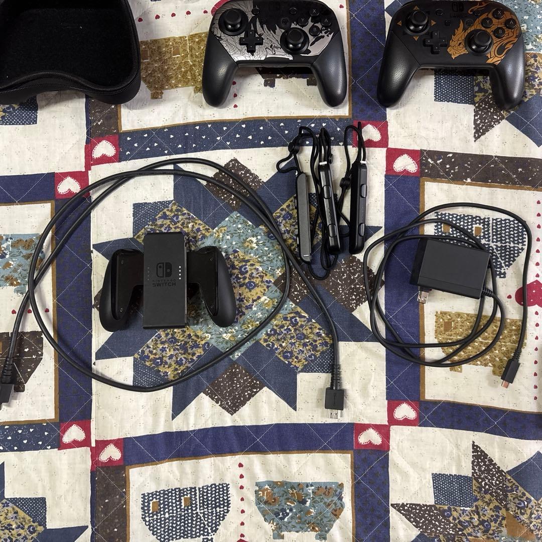 Nintendo Switch、Proコントローラー×2、Joy-Conセット