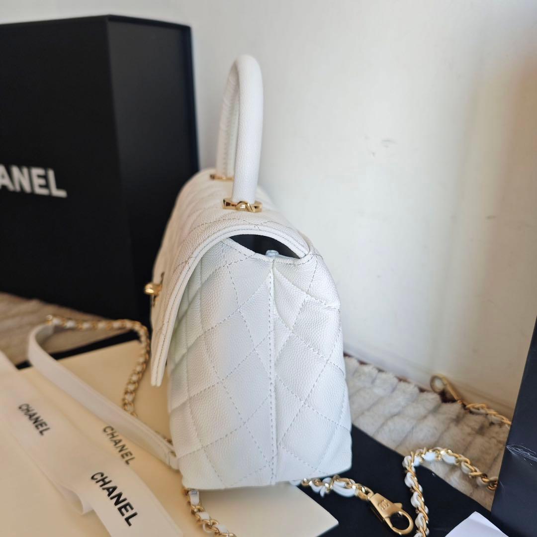 ホワイト ショルダーバッグ