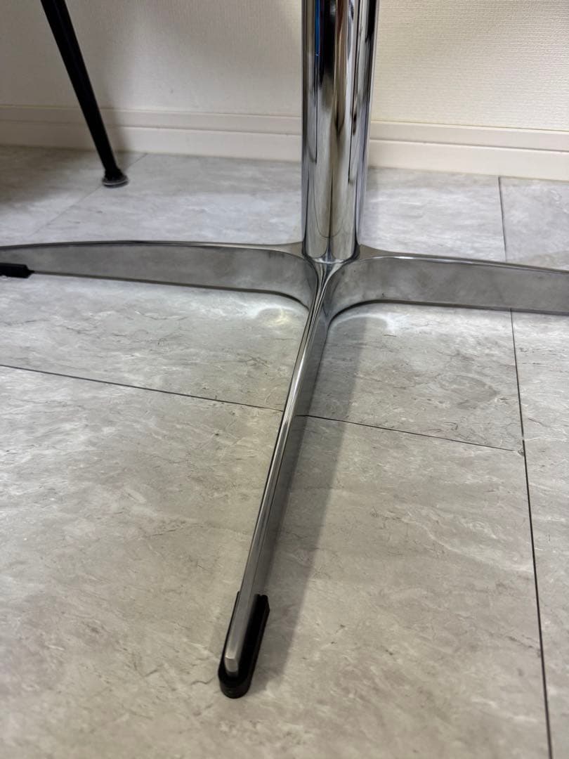 カフェテーブル