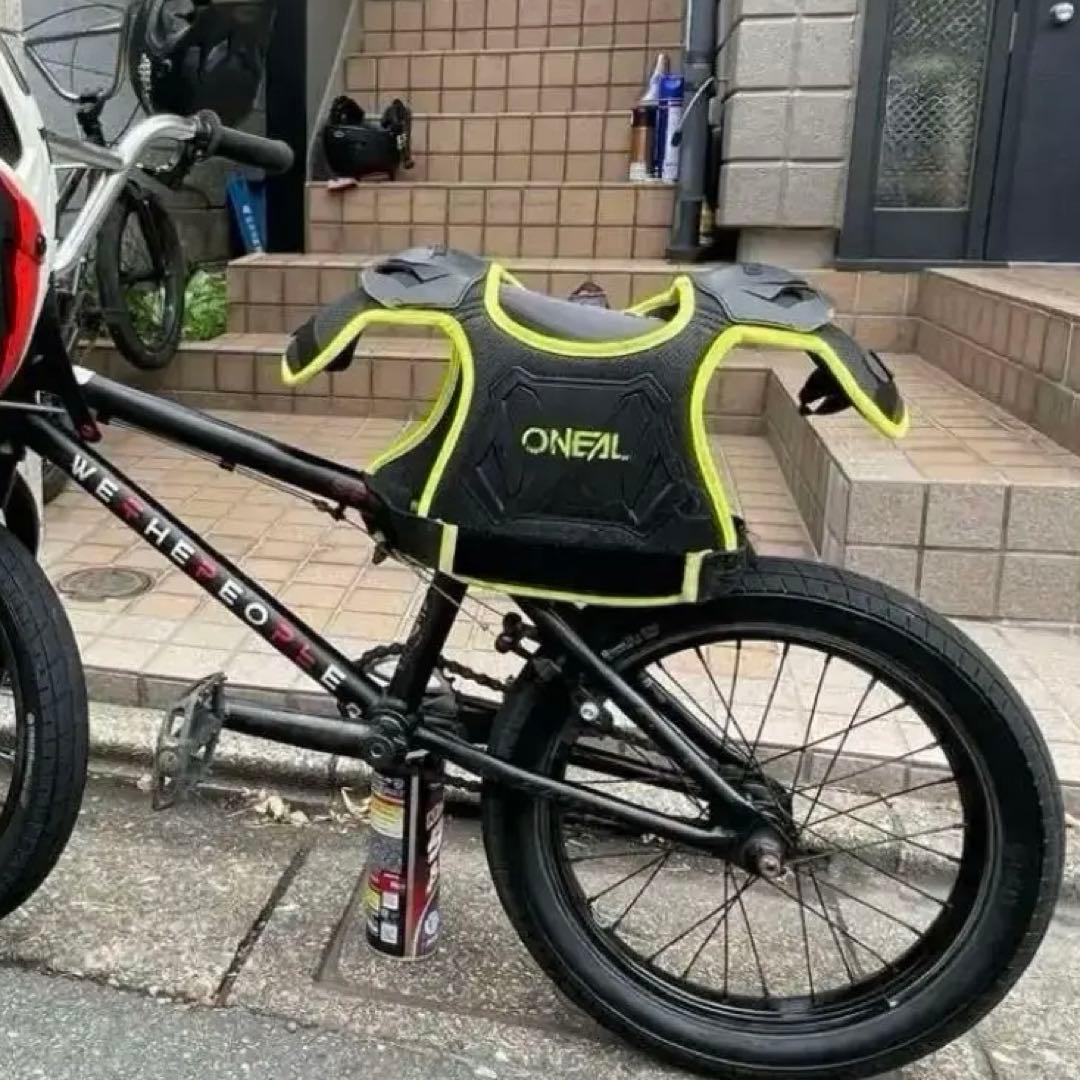 【4点セット販売】BMX 16in、ヘルメット、プロテクター、ニーガード