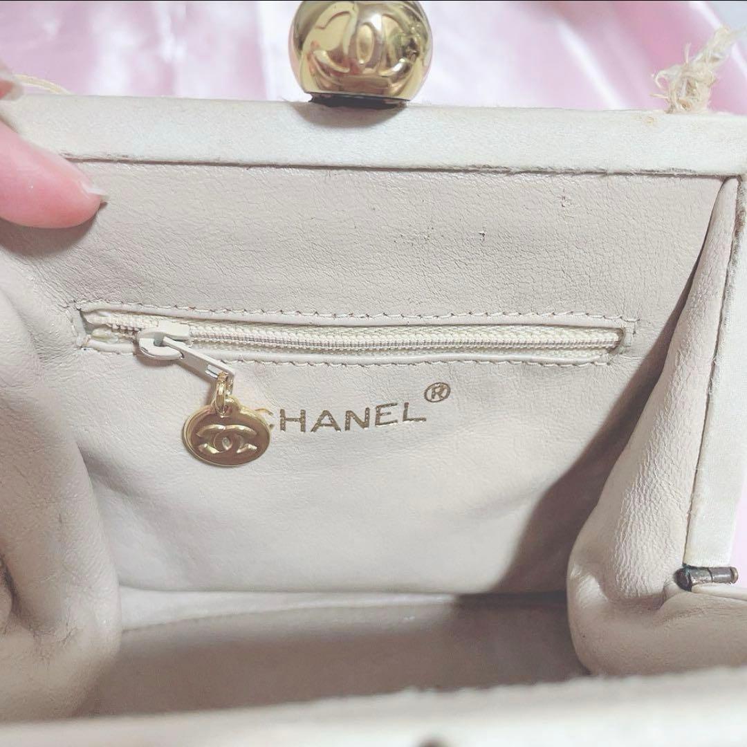 CHANELホワイト キルティング パーティーバッグ