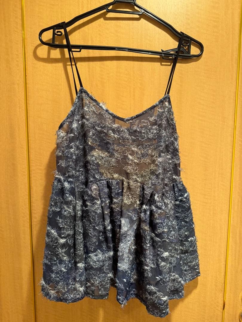 トップス AMERI MEDI RACHEL FLUFFY ART CAMISOL