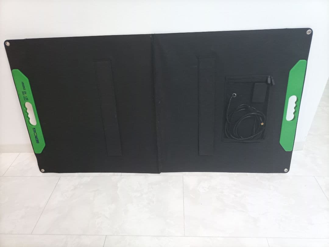 ポータブル100Wソーラーパネル2枚