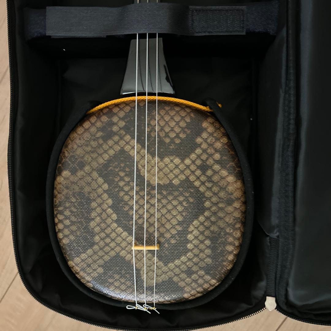 木*下様 沖縄三味線　三味線本体 ヘビ柄 ケース付き