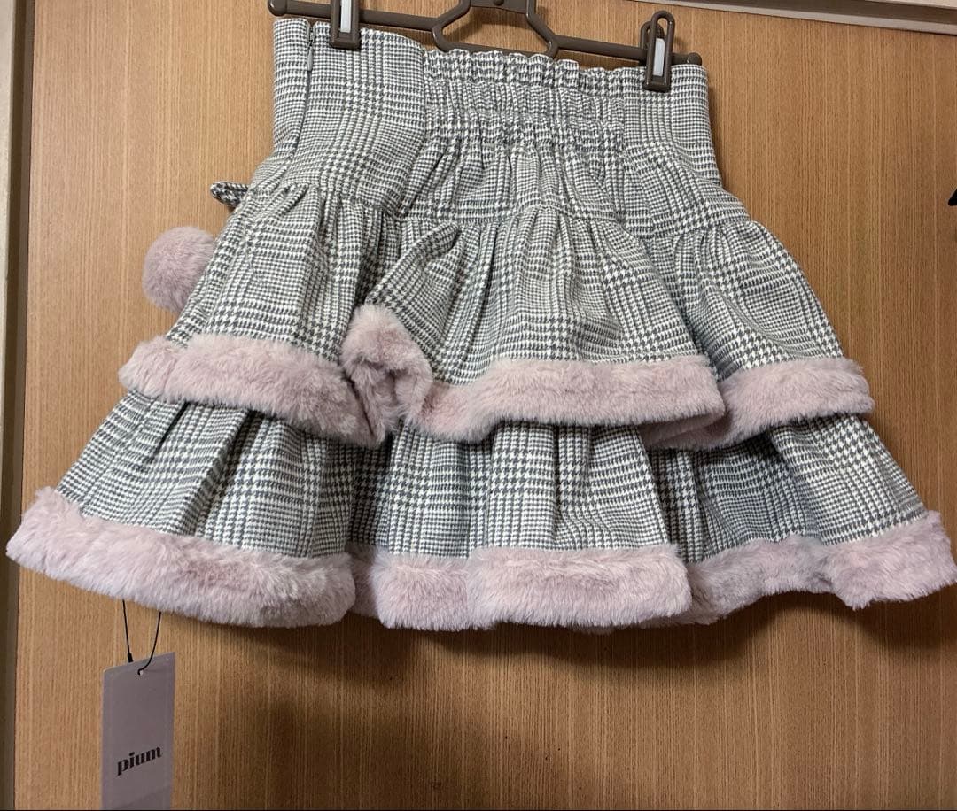 pium ぴうむ　ファー付きティアードミニスカート　グレーチェック