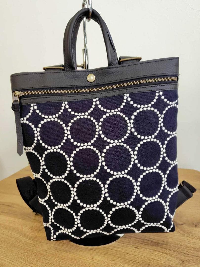 【やま様】/2025tambourineタンバリンネイビー×白/牛革A4トー