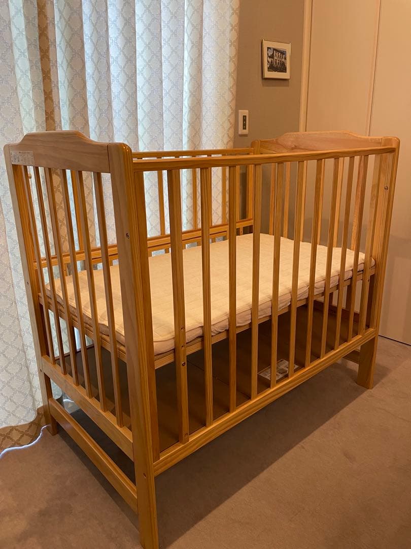 カトージ　ハイシートベビーベッド