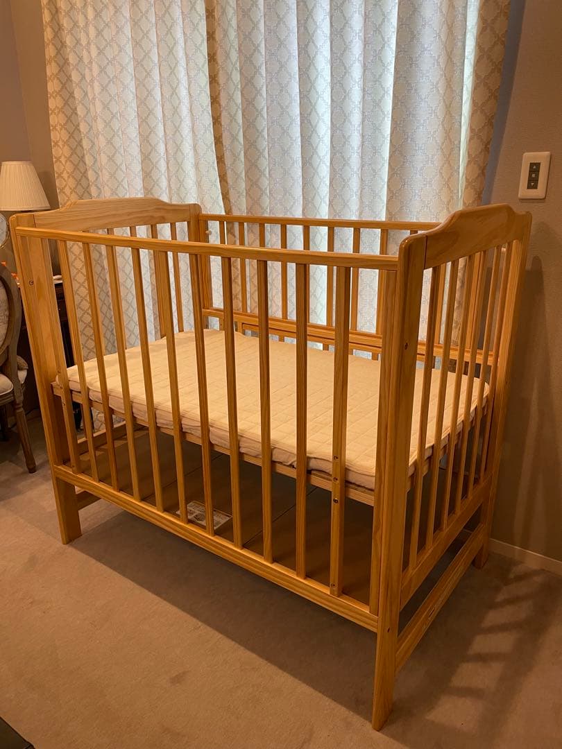 カトージ　ハイシートベビーベッド