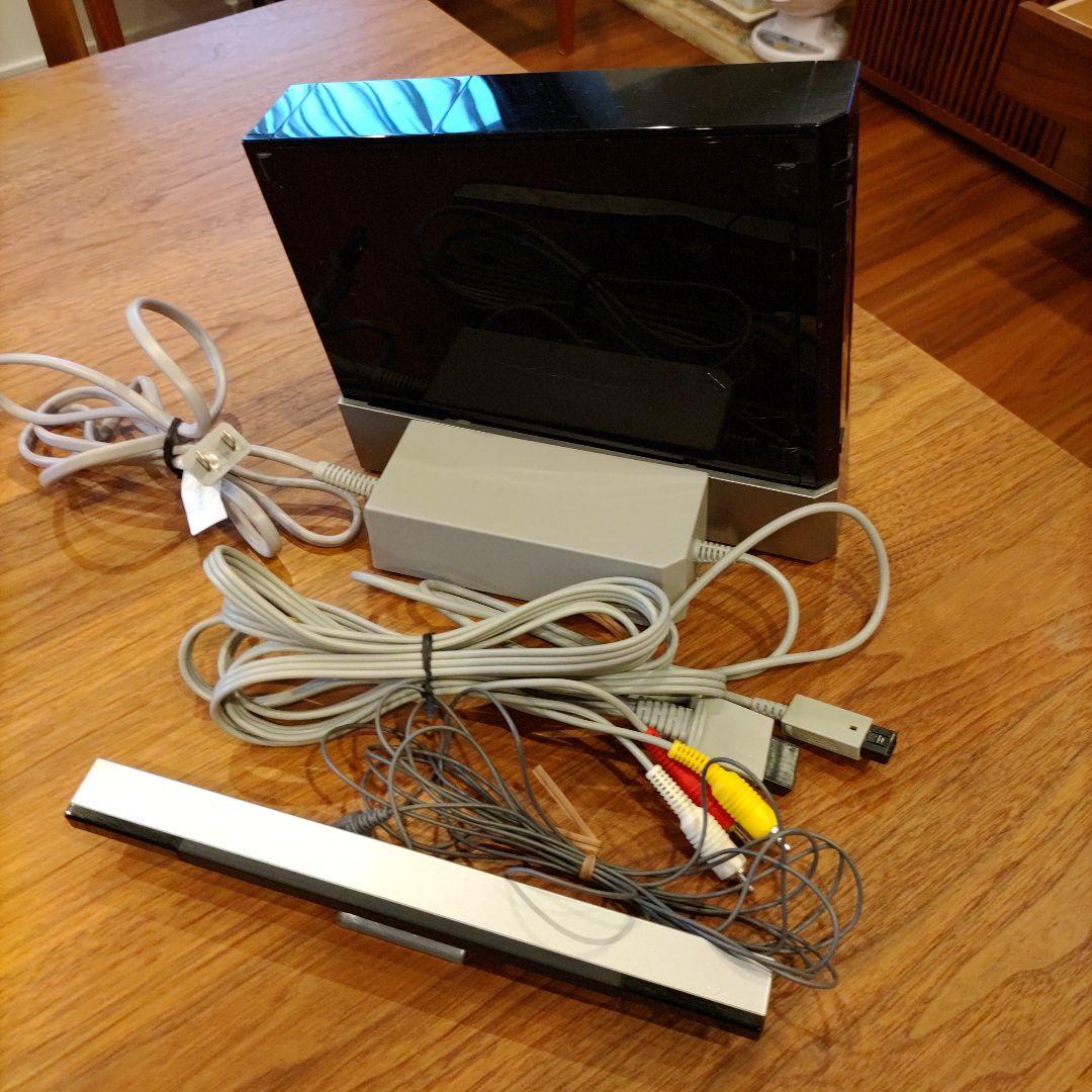 Nintendo Wii 本体&リモコン&ヌンチャク&ソフト