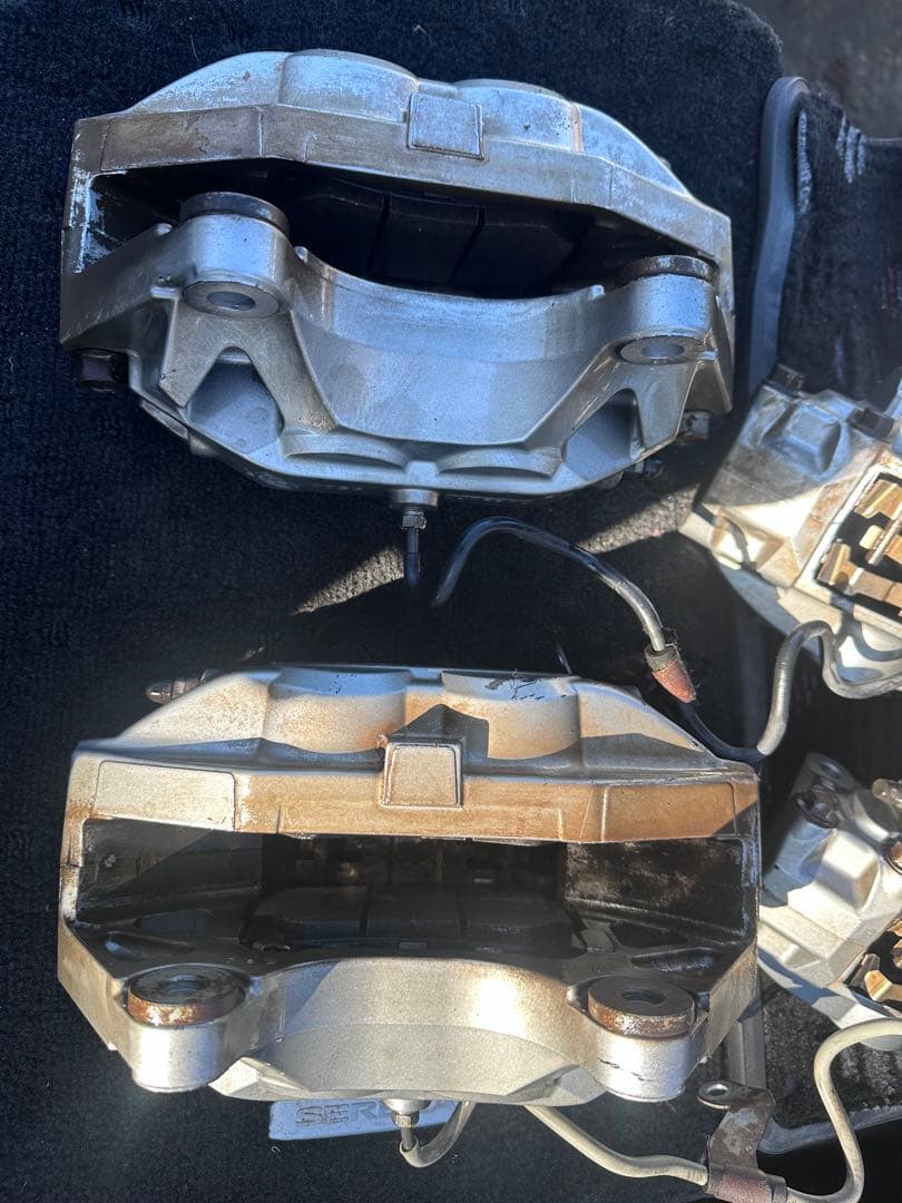 NISSAN ブレーキキャリパー 4個セット　一台分