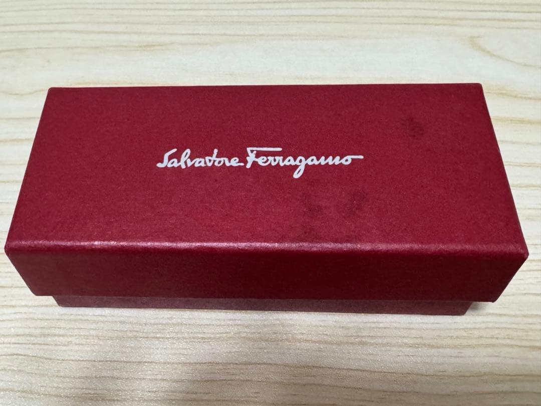 【美品】FERRAGAMO フェラガモ ヴァラリボン バレッタ ヘアクリップ