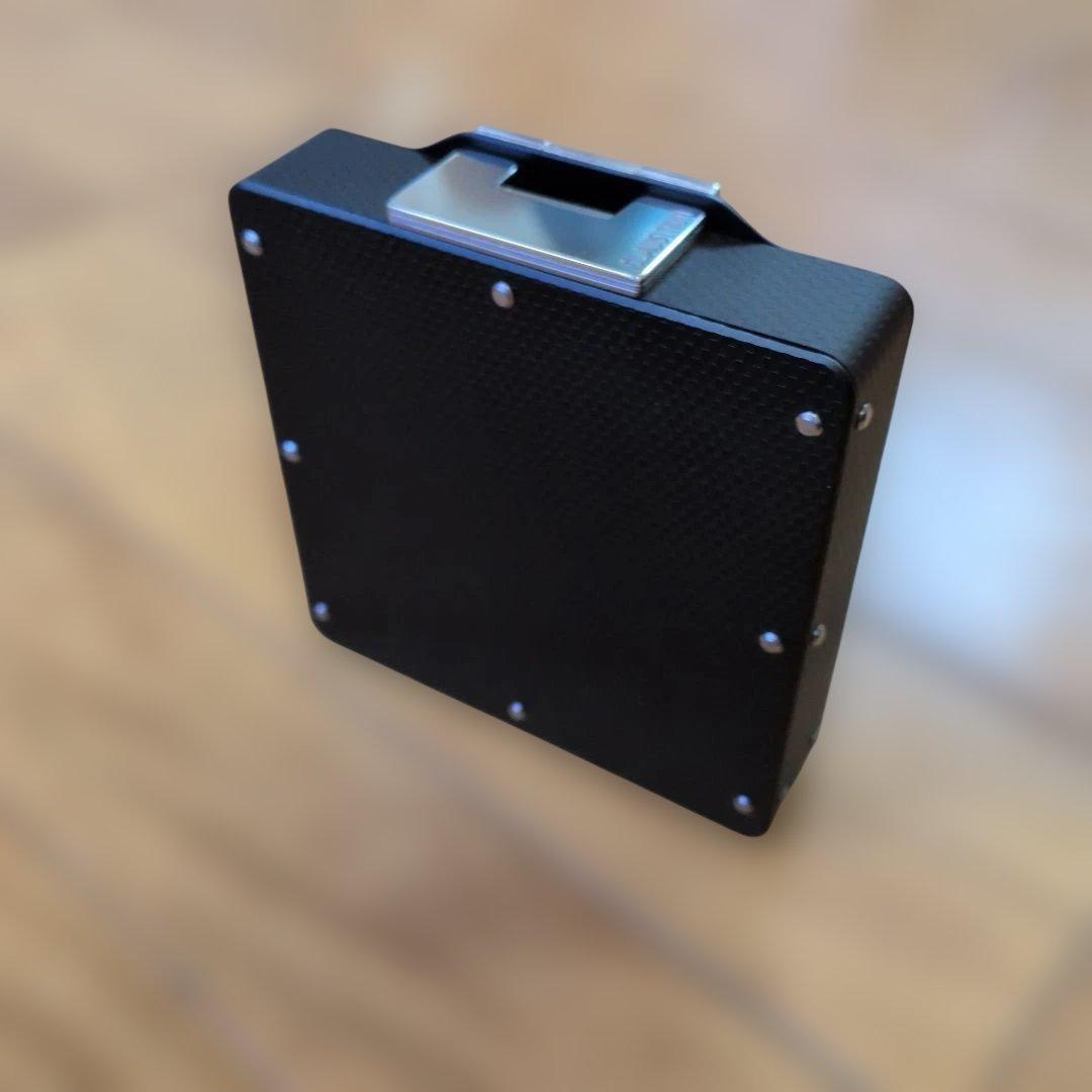 CLAUSTRUM 　ベルトウォレット　 黒、シルバー