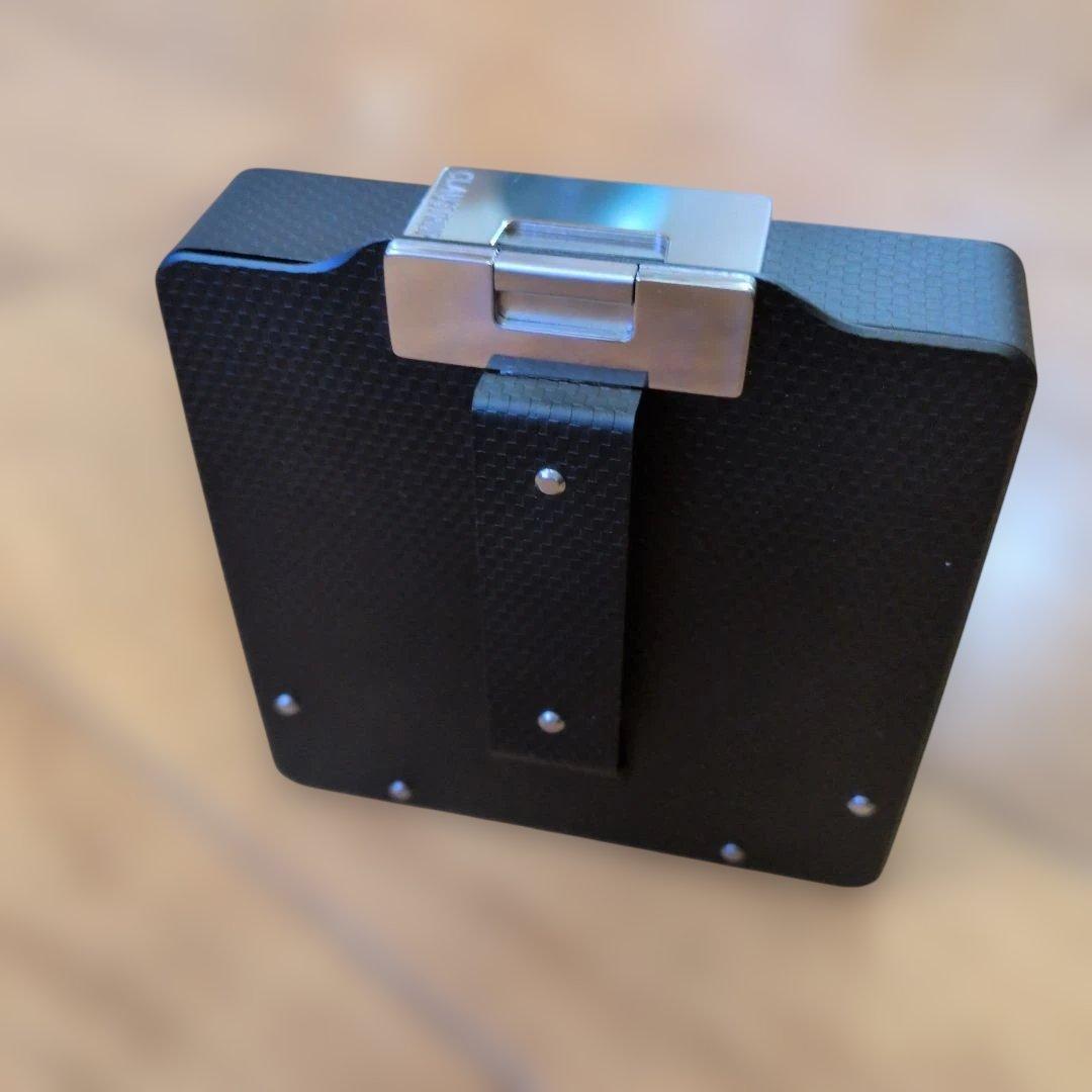 CLAUSTRUM 　ベルトウォレット　 黒、シルバー