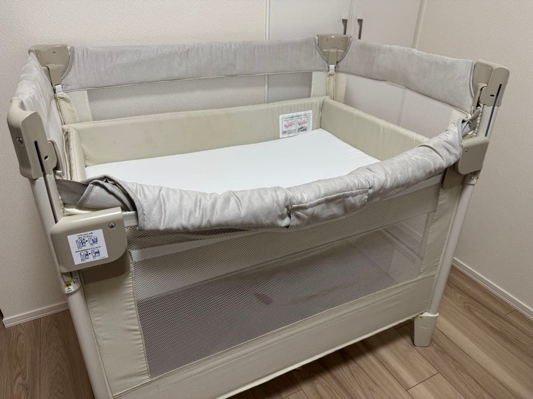 ココネルエアープラスAB ホワイトベージュ　アップリカ